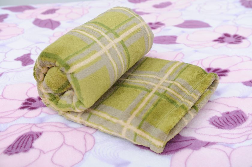   Plaid Design Plush fleece Blanket and Throw 48x60 super soft  